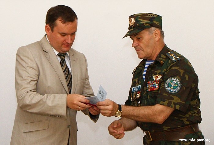 Vladimir Yastrebchak Met with the Head of Pridnestrovien Regional Department of Union of Russian Airborne Troops Valeriy Gratov Vladimir Yastrebchak Met with the Head of Pridnestrovien Regional Department of Union of Russian Airborne Troops Valeriy Gratov