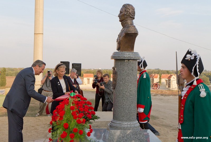 Bendery Fortress Hosts Unveiling of Bust to Field-Marshal-General Pyotr Khristianovich Wittgenstein and Presentation of Cognac “Duke Wittgenstein” Bendery Fortress Hosts Unveiling of Bust to Field-Marshal-General Pyotr Khristianovich Wittgenstein and Presentation of Cognac “Duke Wittgenstein”