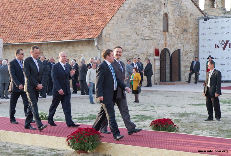 Bendery Fortress Hosts Unveiling of Bust to Field-Marshal-General Pyotr Khristianovich Wittgenstein and Presentation of Cognac “Duke Wittgenstein” Bendery Fortress Hosts Unveiling of Bust to Field-Marshal-General Pyotr Khristianovich Wittgenstein and Presentation of Cognac “Duke Wittgenstein”