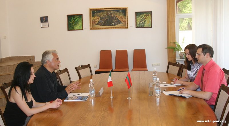 On the Meeting of PMR’s MFA Leadership with an Italian Writer On the Meeting of PMR’s MFA Leadership with an Italian Writer