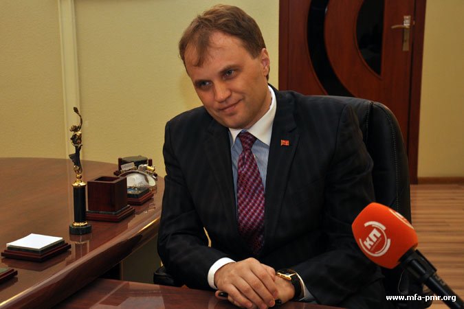 Президент Приднестровья Евгений Шевчук: «Нам надо искать лекарство для лечения болевых точек между Тирасполем и Кишиневом» Президент Приднестровья Евгений Шевчук: «Нам надо искать лекарство для лечения болевых точек между Тирасполем и Кишиневом»